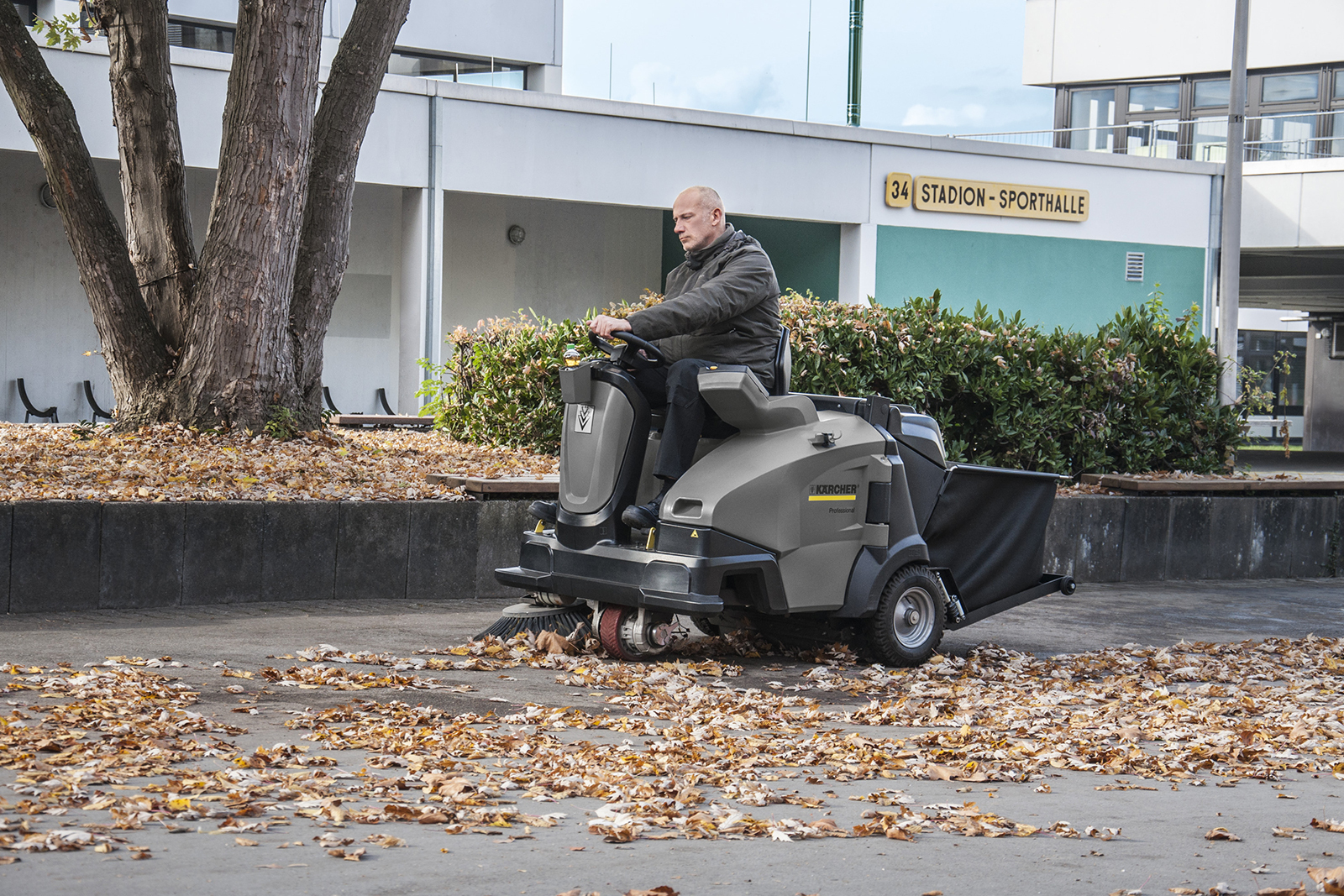 難アリ/スイ-パ-/ケルヒャ－/バッテリ-式/ＫＭ90/60Ｒ/中古即決品/★ 商品番号181217-H1 リース契約可能ケルヒャー KM 70⁄25 C Bp 2SB(充電器・バッテリー