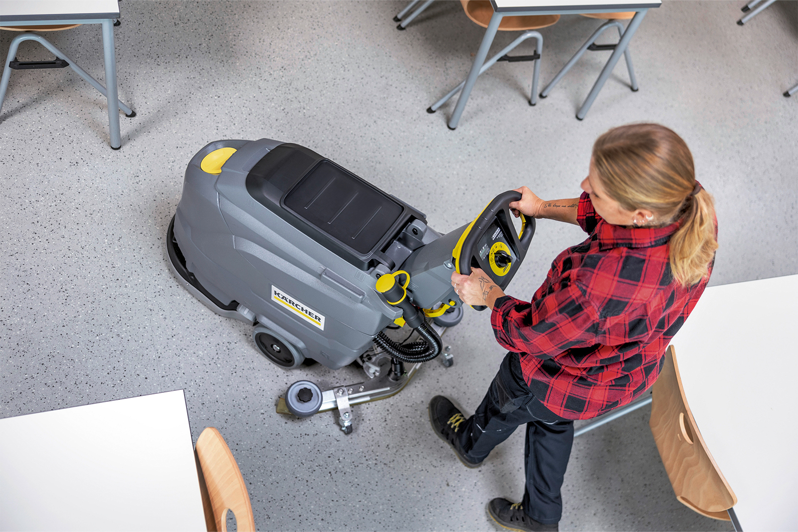 ※法人専用品※ケルヒャー 床洗浄機 BD43/25C BP □ケルヒャー 小型床洗浄機 BD 43⁄25 C Bp(1.515-400.0)[法人・事業