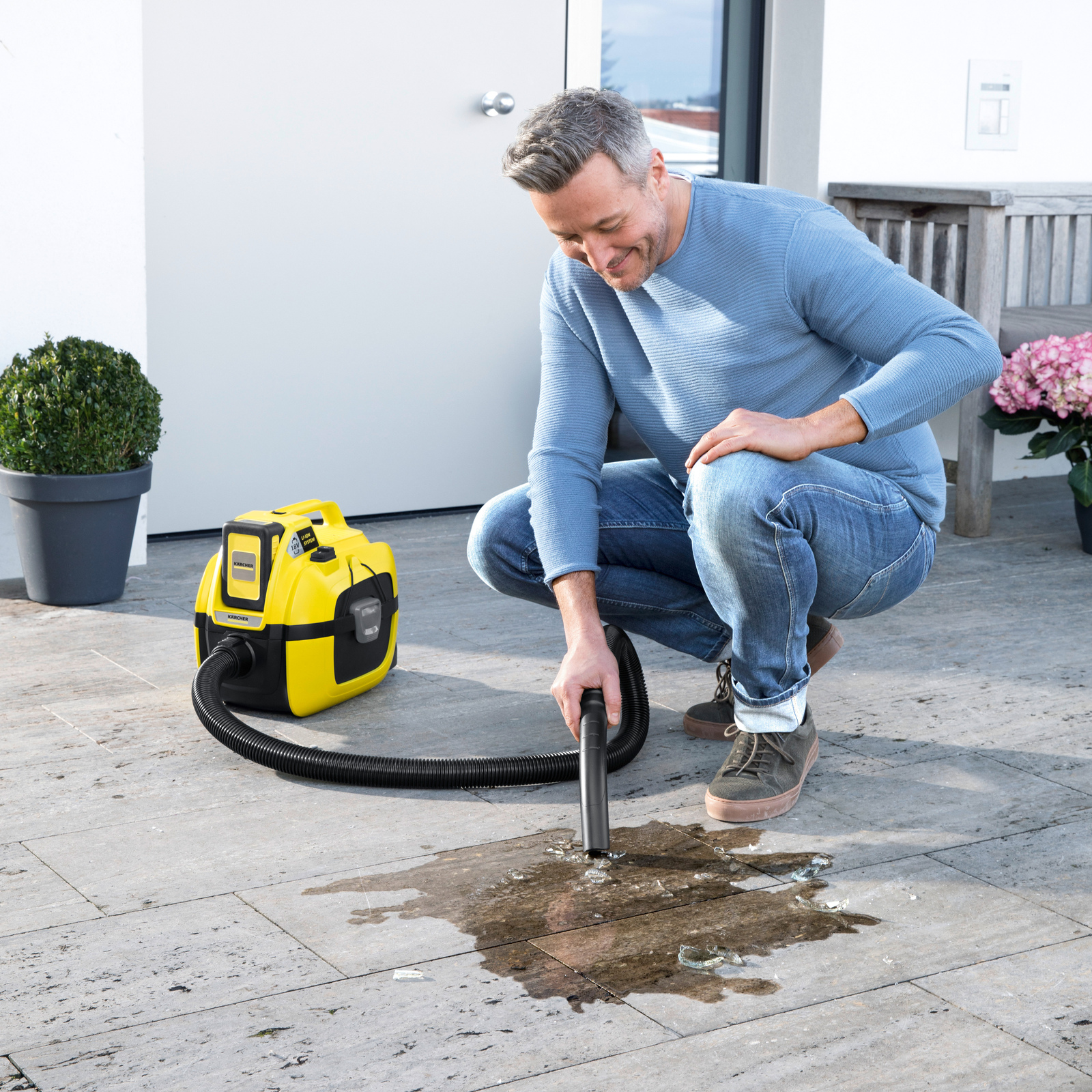 WD 1 Compact Cordless Wet/Dry Vac Set - Kärcher