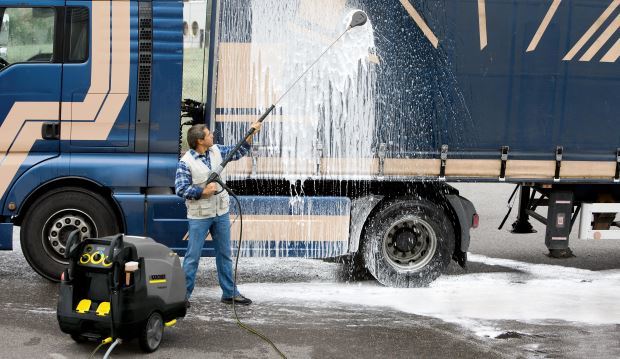 Washing a trailer Karcher Pressure Washer on trailer