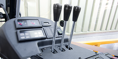 Bedienung der Anbaugeräte bei der Kächer MIC 50 贝第农Anbaugeräte贝德Kächer MIC 50