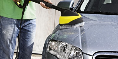 Limpiar el coche con Kärcher Power Brush