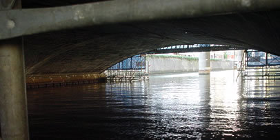 img_nihonbashi_repo1115-01_406x203 日本橋の下から見える景色