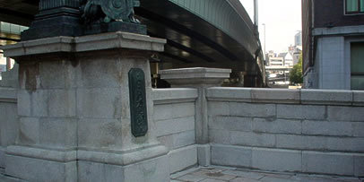img_nihonbashi_repo1118-03_406x203 洗浄後の日本橋(下流側)の様子