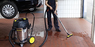 ケルヒャー　乾湿両用バキュームクリーナー　ピット