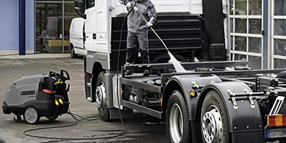 ケルヒャー　高圧洗浄機　車両