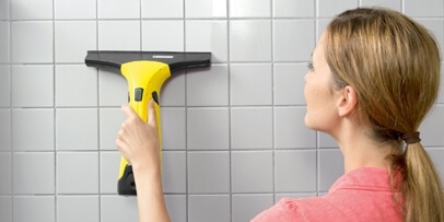 Limpando_azulejos_com_aspirador_de_vidro_karcher Limpando azulejos com aspirador de vidro Karcher
