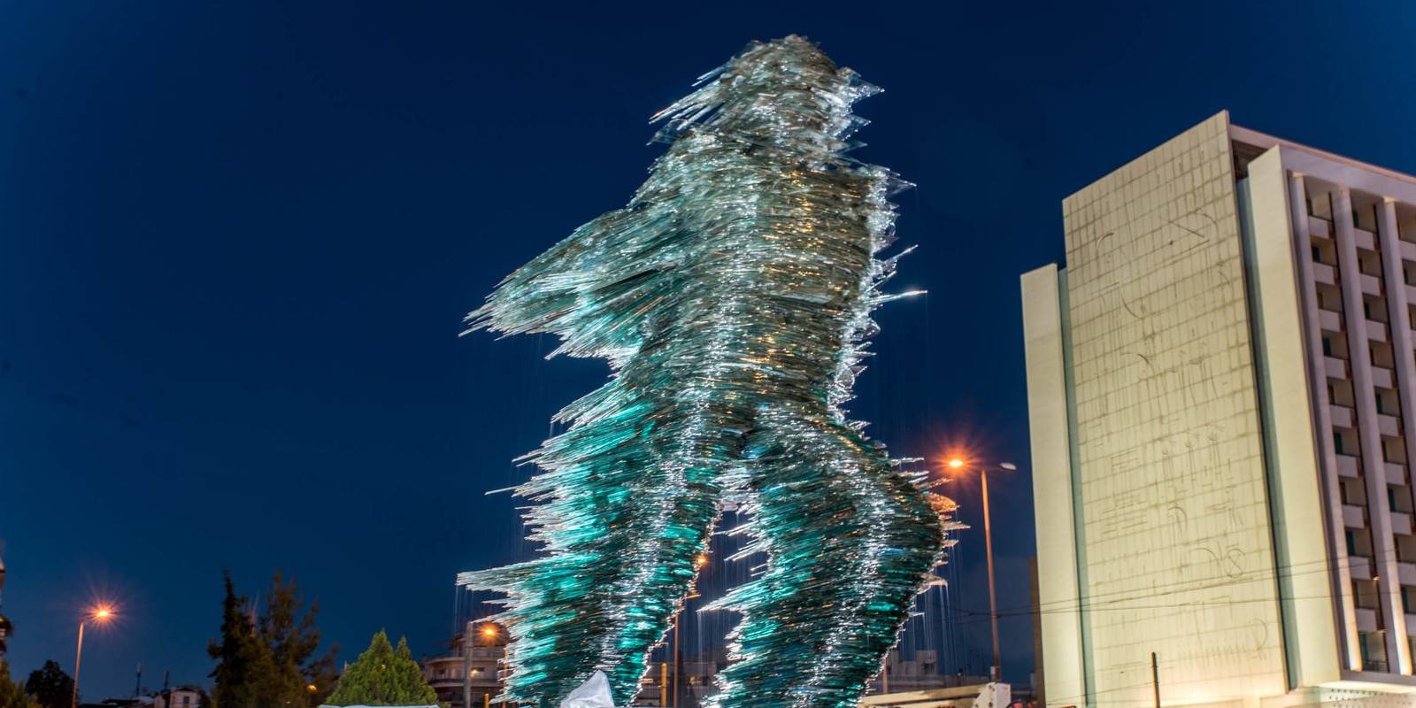 Kärcher cleaned the glass sculpture Dromeas in Greece. Kärcher cleaned the glass sculpture Dromeas in Greece.