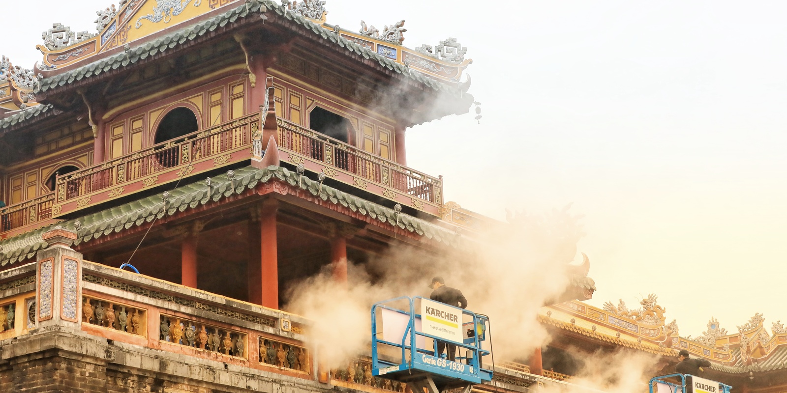 Reinigung des Noon Gates der Kaiserstadt Hue in Vietnam Reinigung des Noon Gates der Kaiserstadt Hue in Vietnam