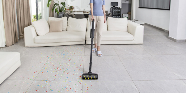 Hút sàn với máy hút bụi VC 4s Hút sàn với máy hút bụi Kärcher VC 4s