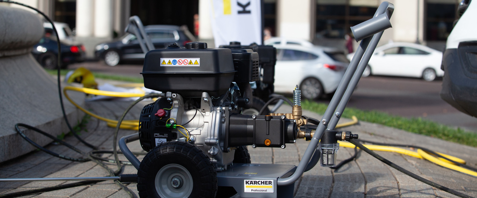 Gereinigt wurde mit zwei Hochdruckreinigern HD 8/23. Gereinigt wurde mit zwei Hochdruckreinigern HD 8/23.
