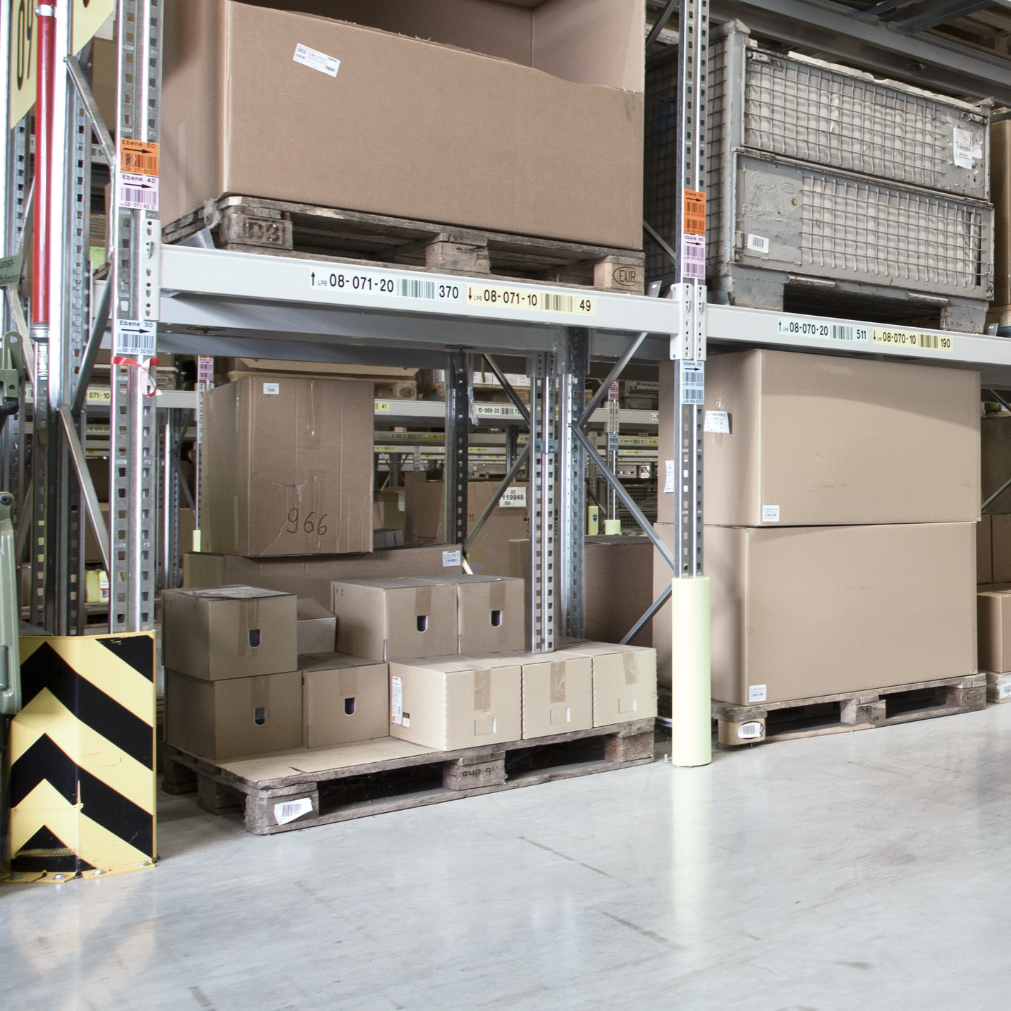 in einer Lagerhalle reinigen in einer Lagerhalle reinigen