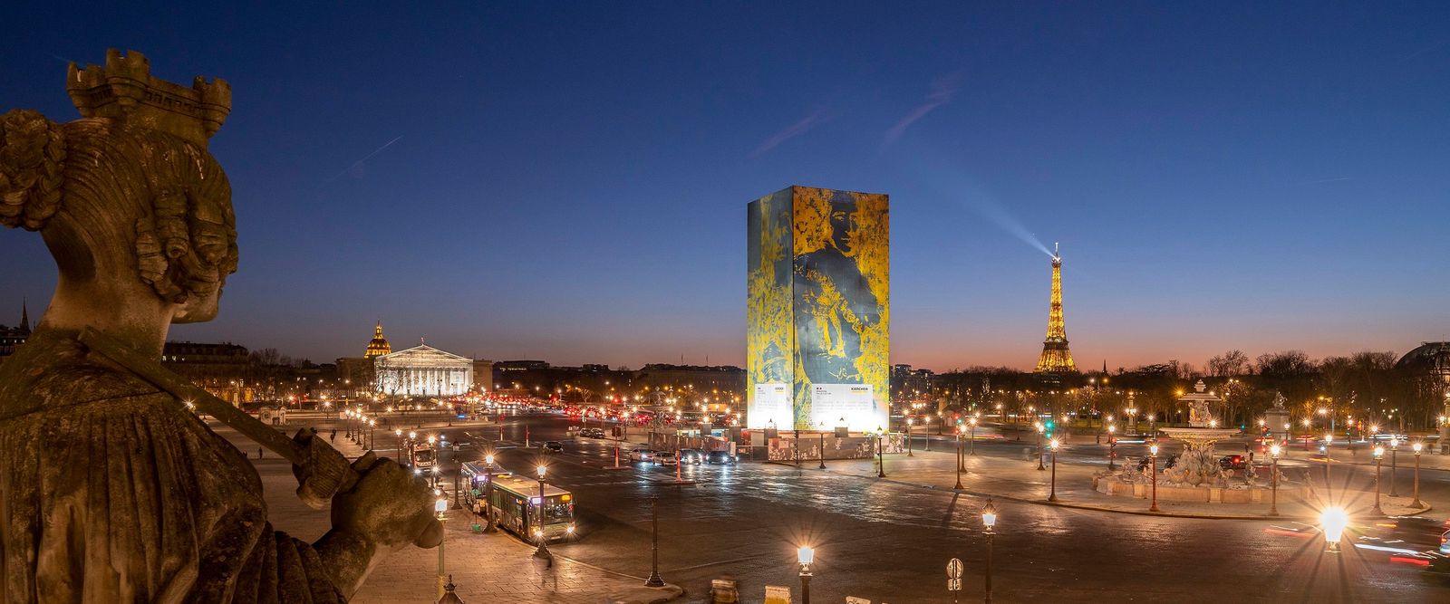 Der Obelisk auf der Place de la Concorde von Kärcher gereinigt Der Obelisk auf der Place de la Concorde von Kärcher gereinigt