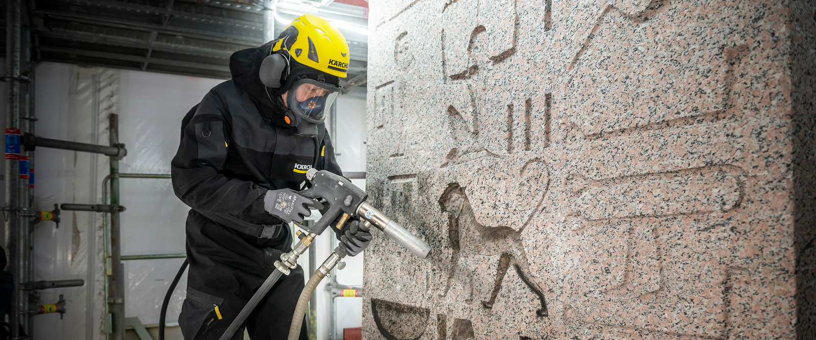 The cleaning of the obelisk in Paris The cleaning of the obelisk in Paris
