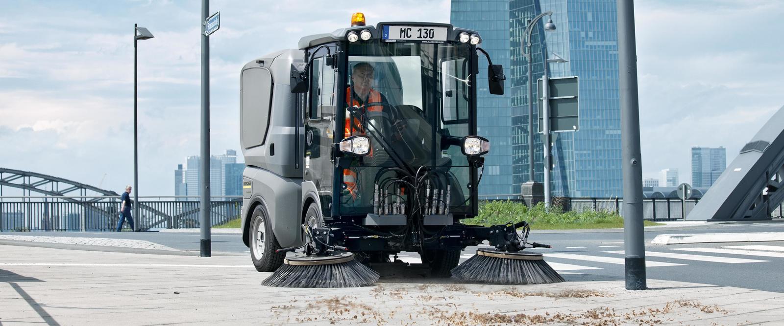 Kehrmaschine MC 130 Unser Kehrmaschine MC 130 eignet sich für große Flächen