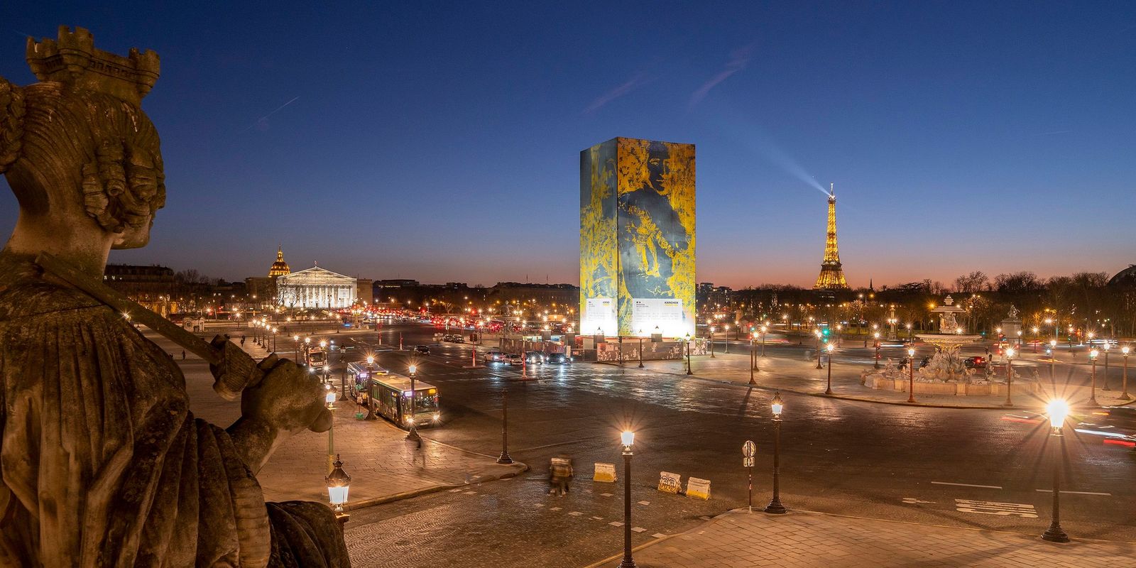 Reinigung vom Obelisk auf dem Place de la Concorde Reinigung vom Obelisk auf dem Place de la Concorde