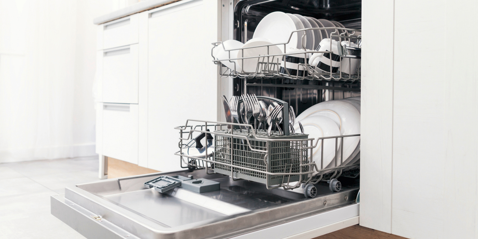 Nettoyage du lave-vaisselle avec les conseils Kärcher