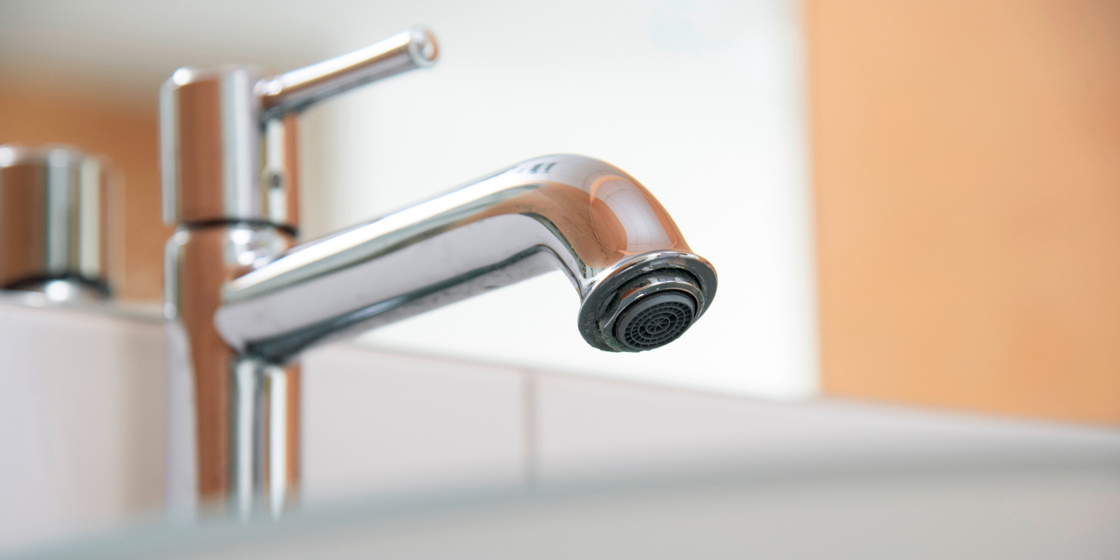 Détartrage du robinet avec les conseils Kärcher