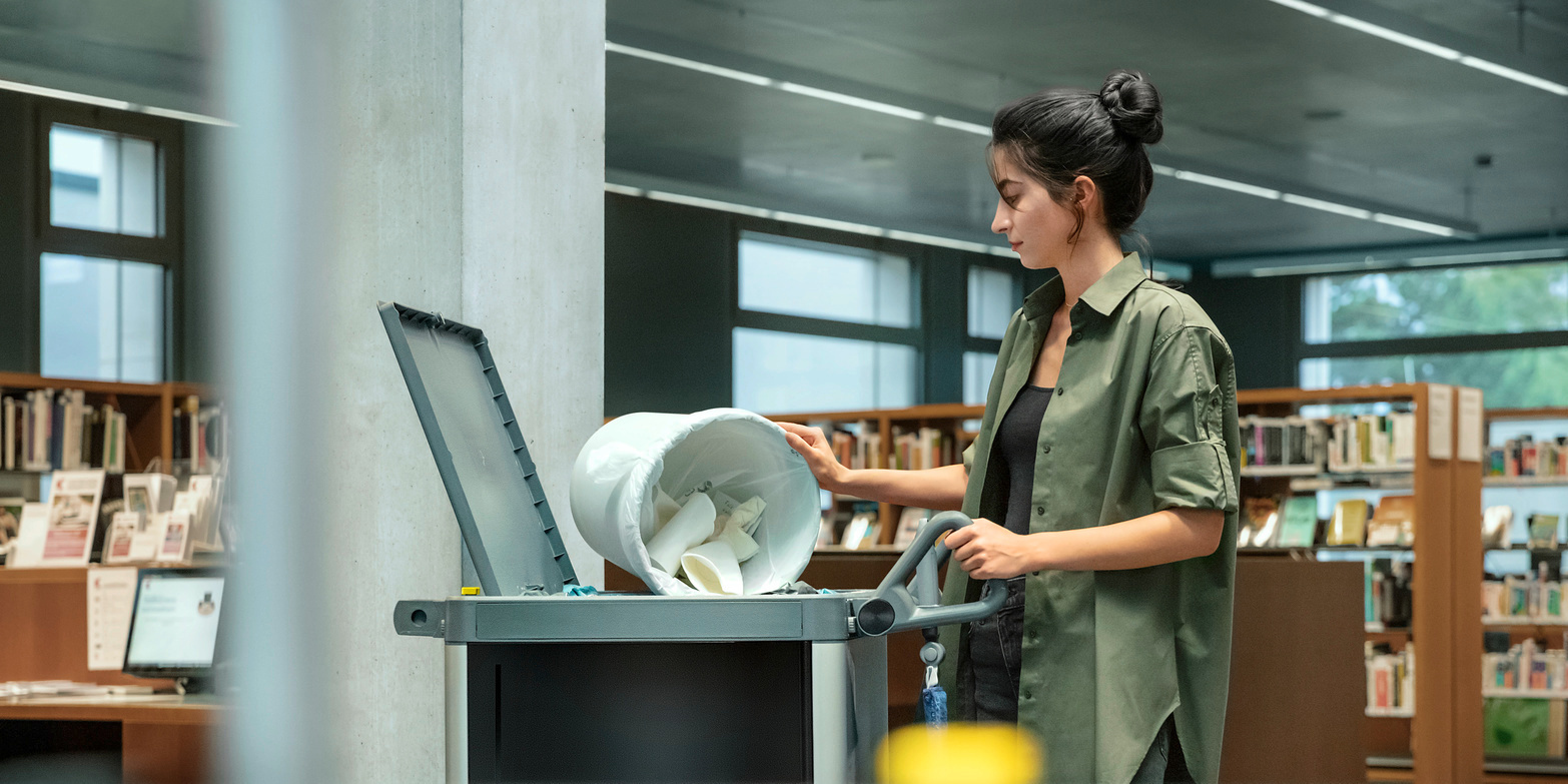 Chariot de nettoyage Kärcher FlexoMate pour les communes & les services publics