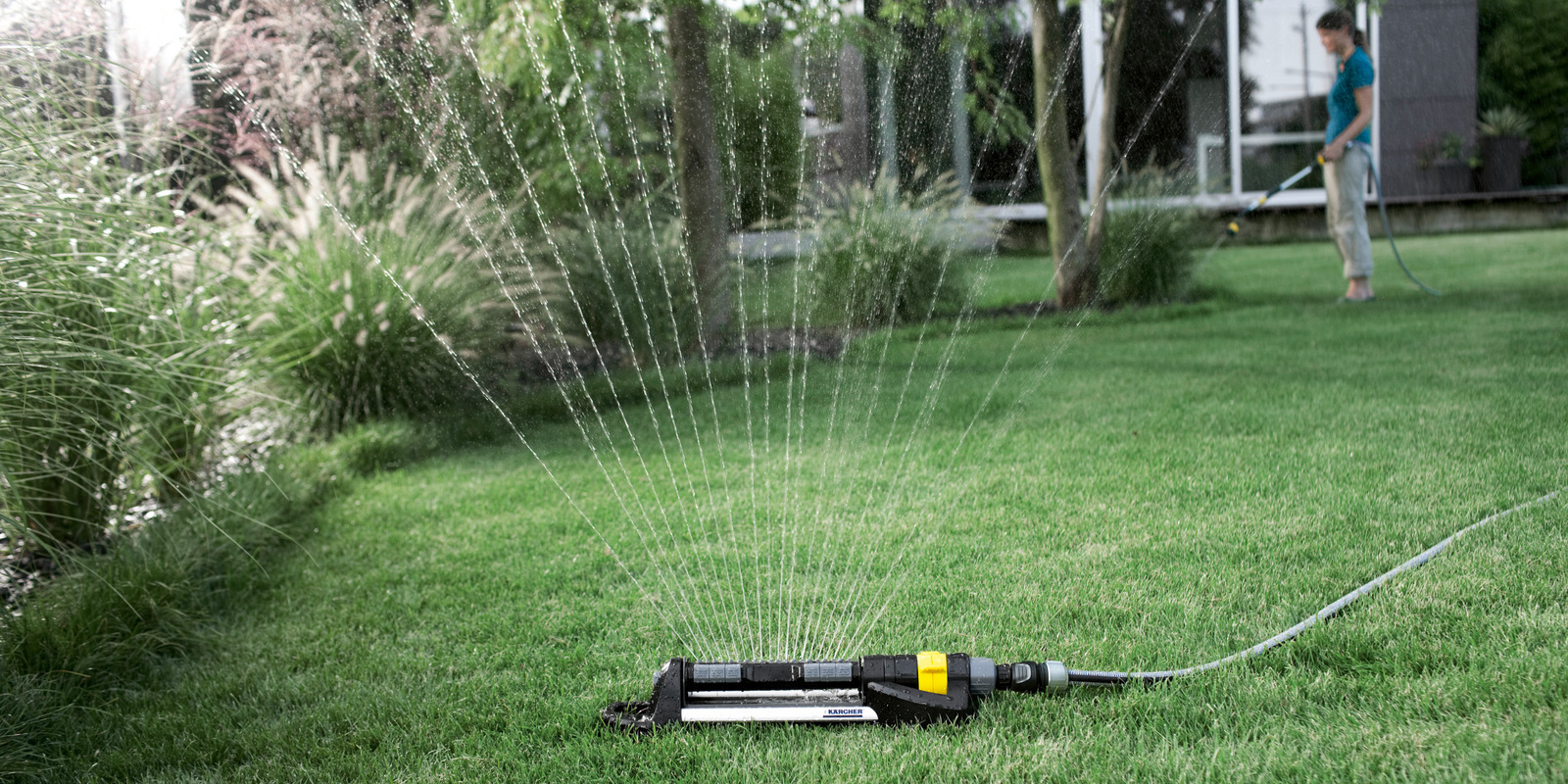 Hệ thống SplashGuard thông minh giúp bạn dễ dàng điều chỉnh vị trí vòi phun mà không bị văng nước trúng người Hệ thống SplashGuard thông minh giúp bạn dễ dàng điều chỉnh vị trí vòi phun mà không bị văng nước trúng người