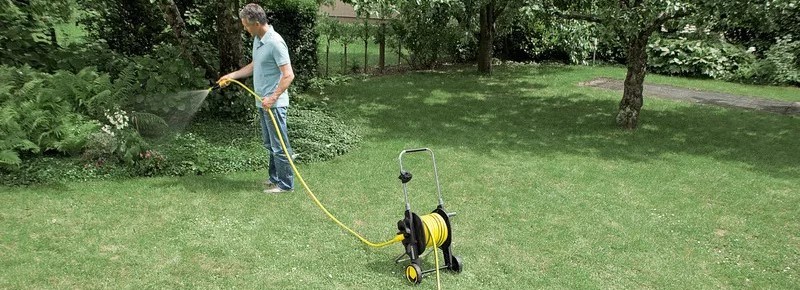 Hình ảnh cuộn ống nước tưới cây của Kärcher được ứng dụng vào tưới vườn Hình ảnh cuộn ống nước tưới cây của Kärcher được ứng dụng vào tưới vườn