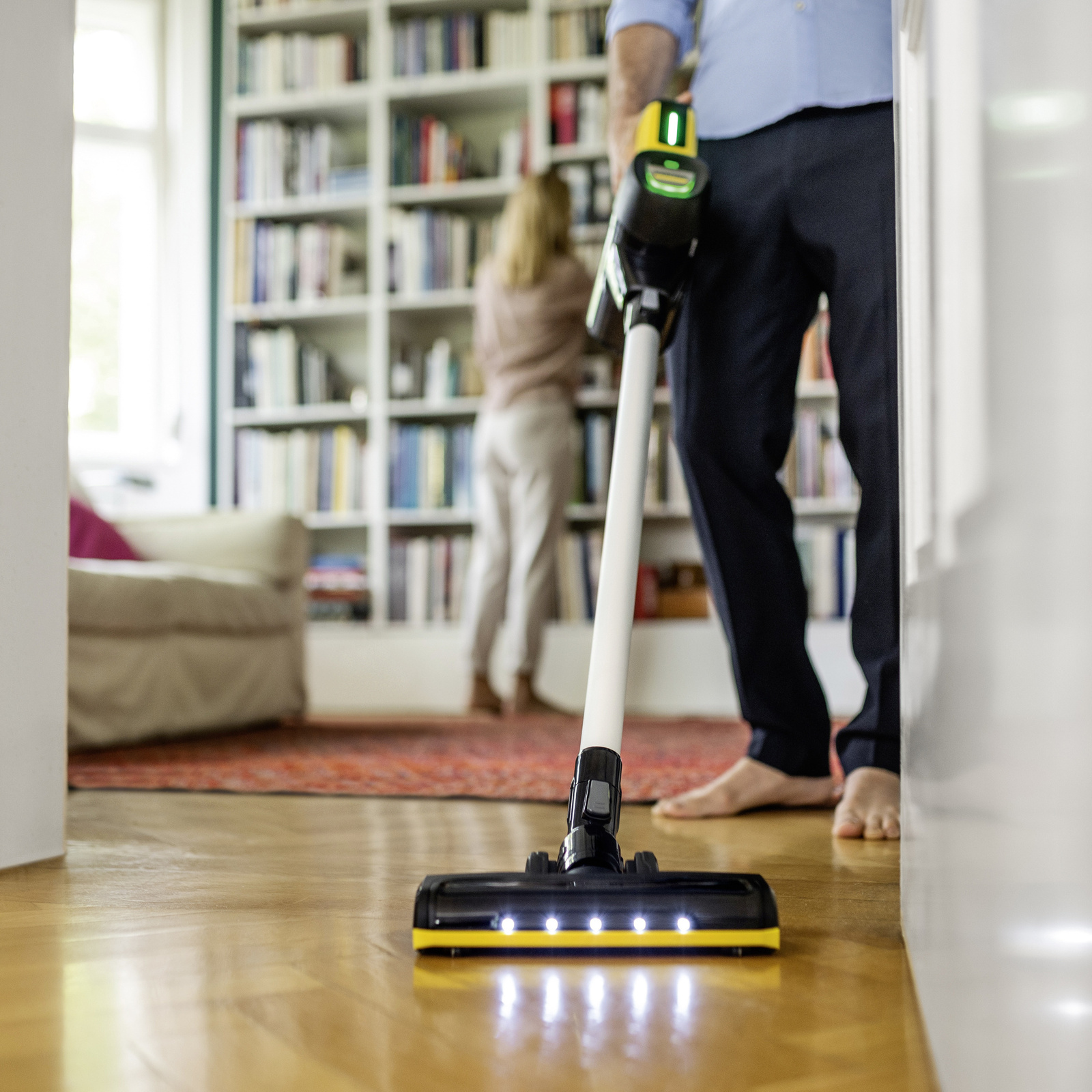 Вертикальный пылесос керхер. Пылесос Karcher VC 7 Cordless yourmax 1.198-700.0. Беспроводной пылесос Керхер vc7 Coldress. VC 7 Cordless yourmax.