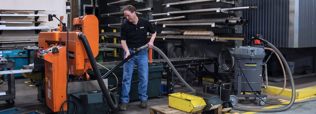 vacuuming-oil-with-a-karcher-industrial-vacuum