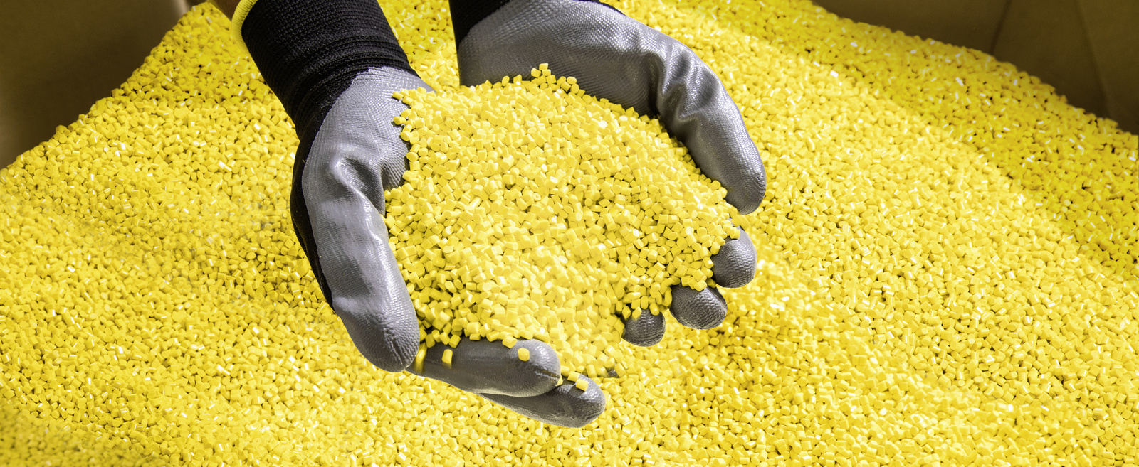 Réduction continuelle des matières plastiques neuves dans la production