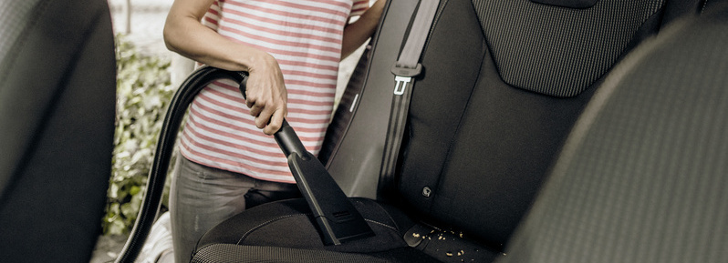 Vệ sinh xe ô tô bằng máy hút bụi khô và ướt WD 3 V Car vô cùng dễ dàng Vệ sinh xe ô tô bằng máy hút bụi khô và ướt WD 3 V Car vô cùng dễ dàng