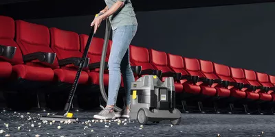 Cleaning in the theatre with a Kärcher dry vacuum cleaner