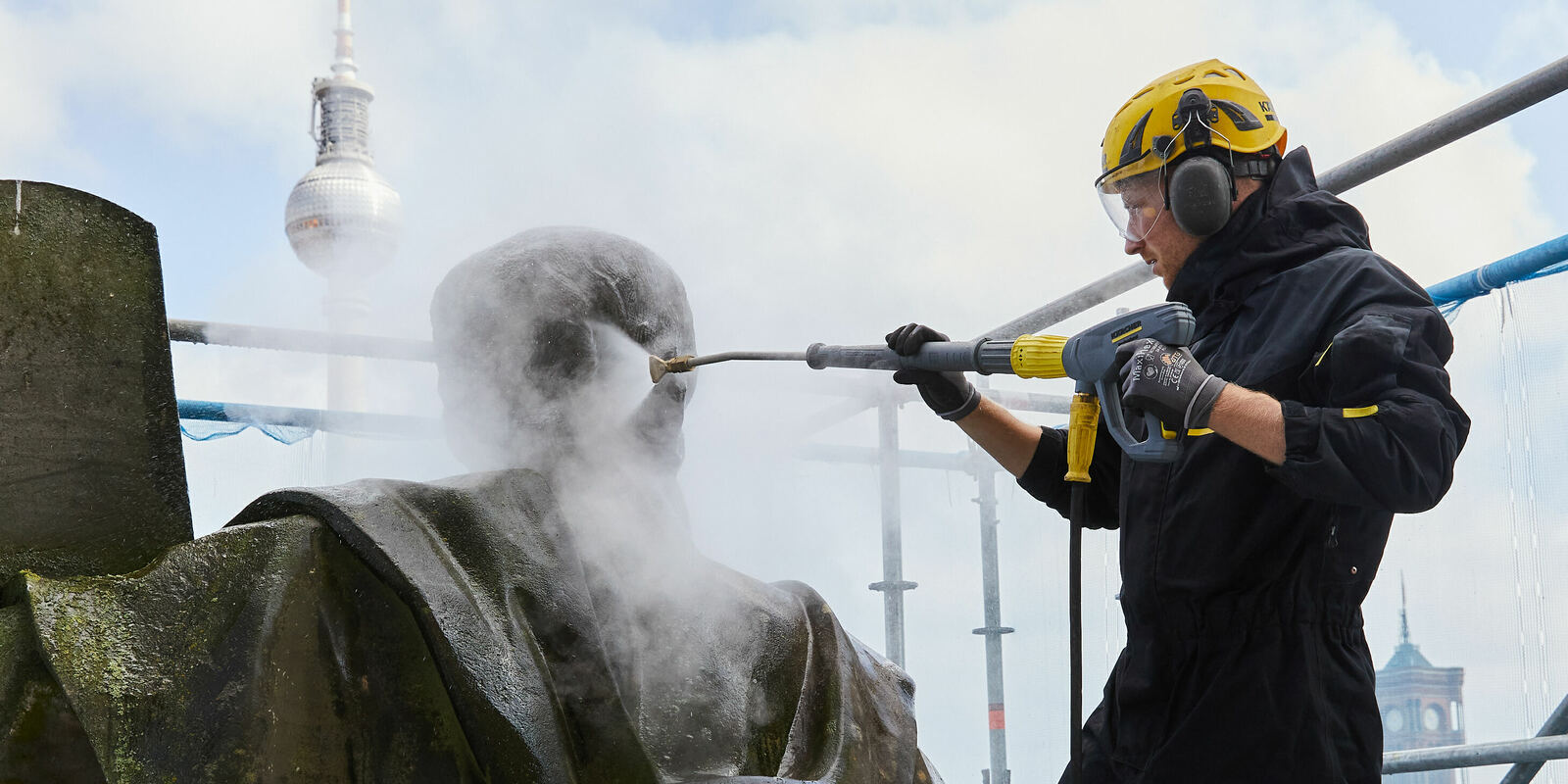 Reinigung Berliner Dom 2022 Dampf Reinigung Berliner Dom 2022 Dampf