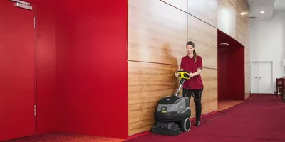 Kärcher professzionális szőnyegtisztítás nagy forgalmú középületben