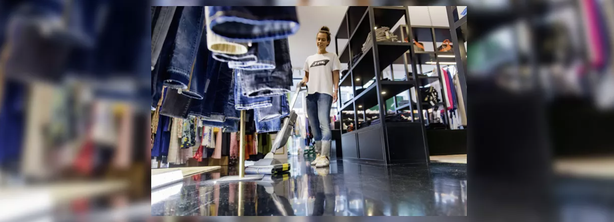  Maquina_De_Limpiar_Pisos_Para_Negocios_Pequenos_Medianos_Y_Grandes_Por_Que_Su_Empresa_Necesita Un_Equipo_De_Limpieza_Karcher_Chile