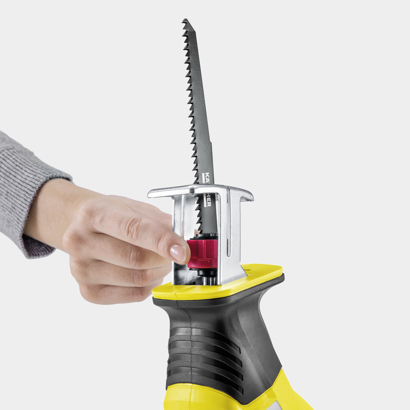 Tool-free saw blade changes Tool-free saw blade changes