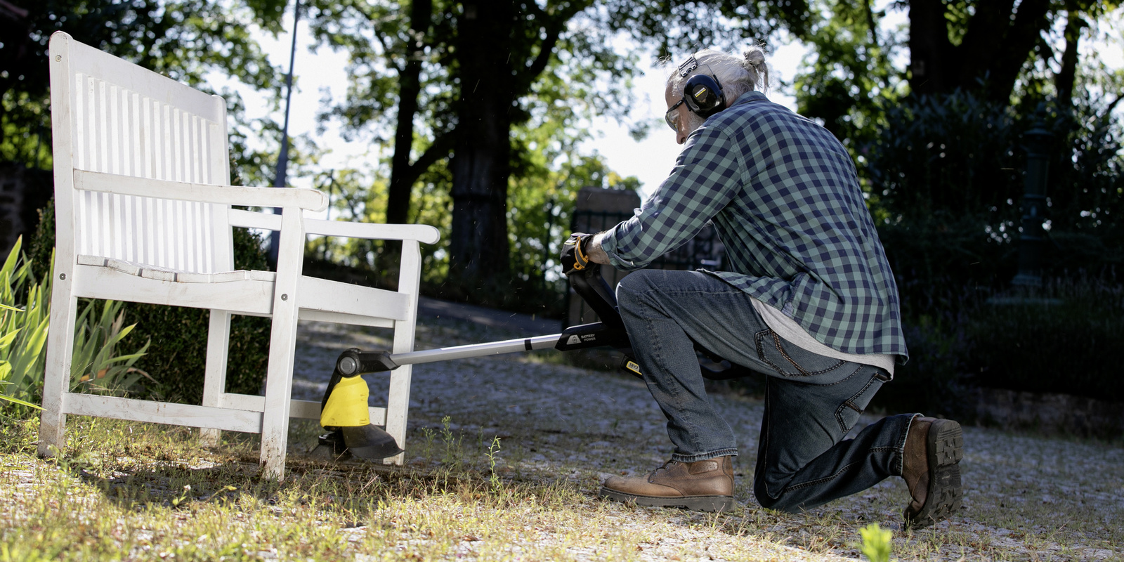 Enlever les mauvaises herbes