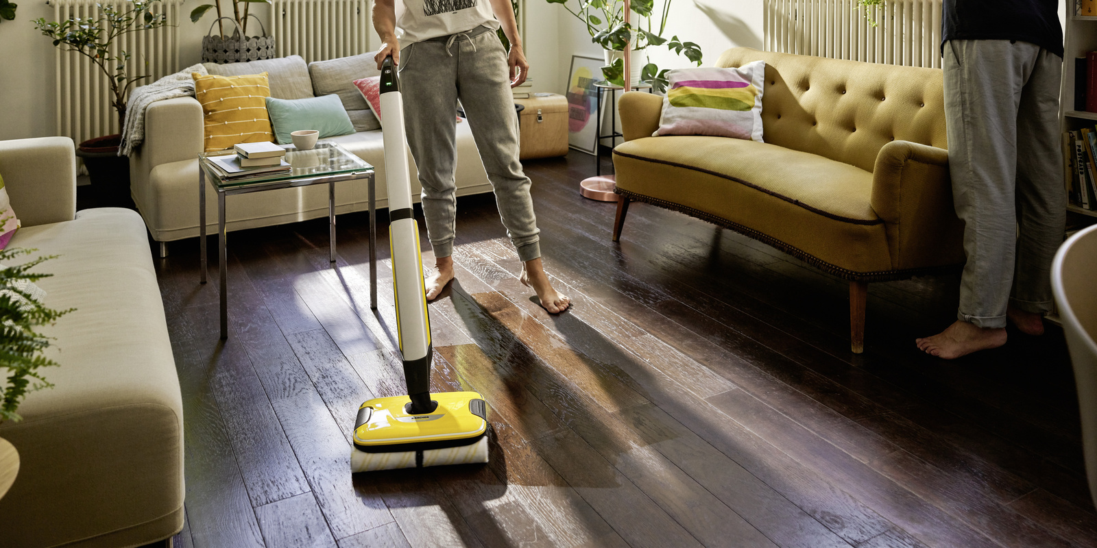 Nettoyage du parquet et du stratifié avec le nettoyeur de sols Nettoyage du parquet et du stratifié avec le nettoyeur de sols
