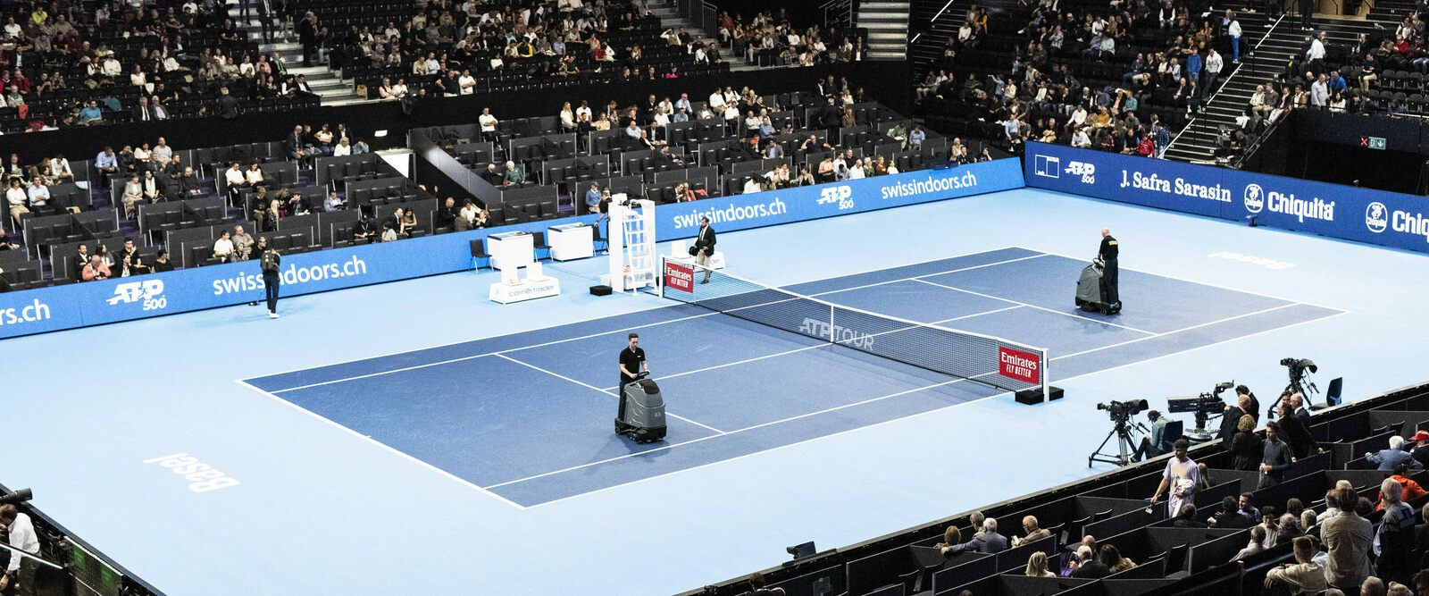 Begeistert auf dem Center-Court Begeistert auf dem Center-Court