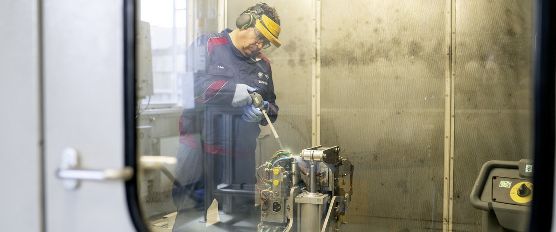 Trockeneisstrahlgerät L2P bei der BMW Group Trockeneisstrahlgerät L2P bei der BMW Group