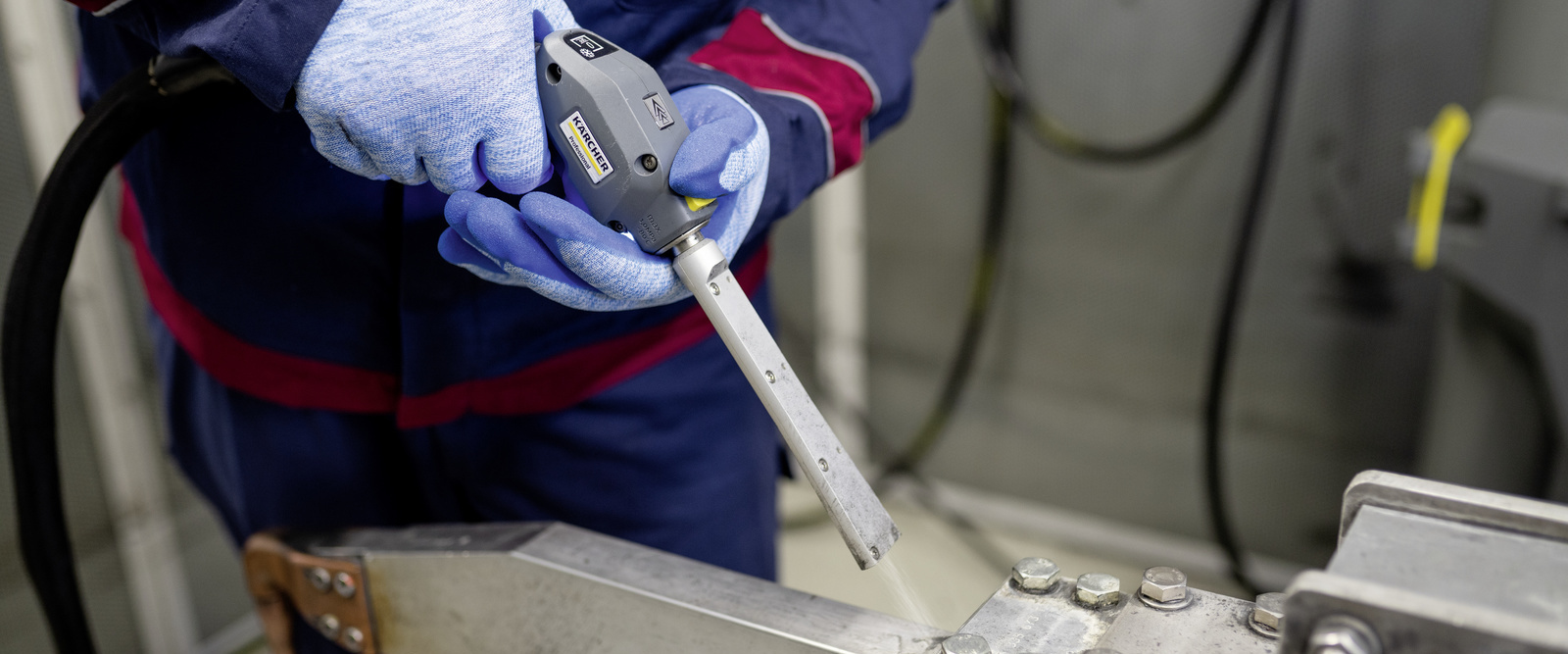 Trockeneisstrahlgerät L2P bei der BMW Group Trockeneisstrahlgerät L2P bei der BMW Group