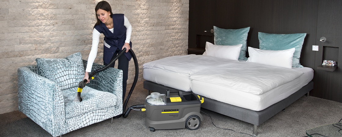 カーペットリンスクリーナー（リンサー）で布製品を効率的に洗浄