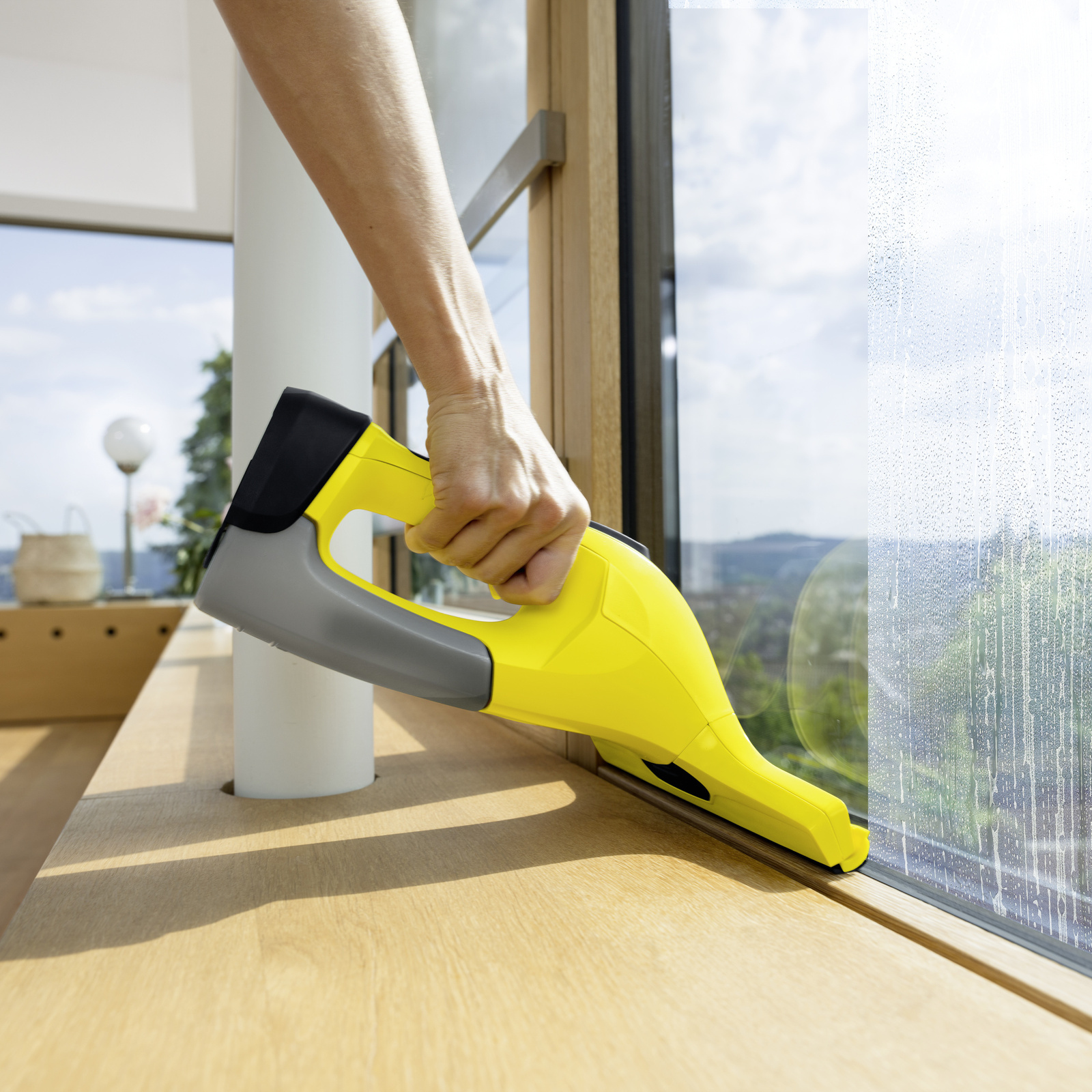 Ľahká manipulácia pri čistení okien