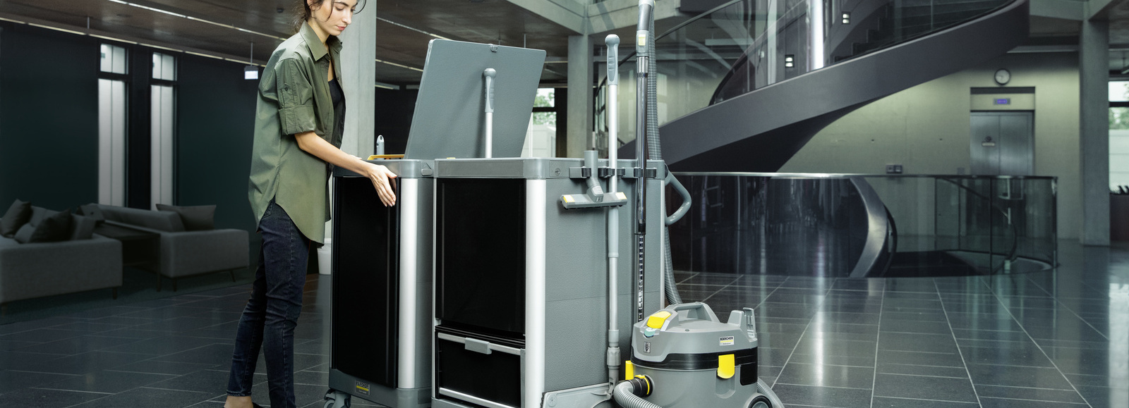 FM_ExpertPro_hospitality_lobby