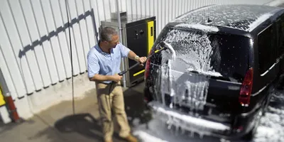 Vehicle cleaning systems