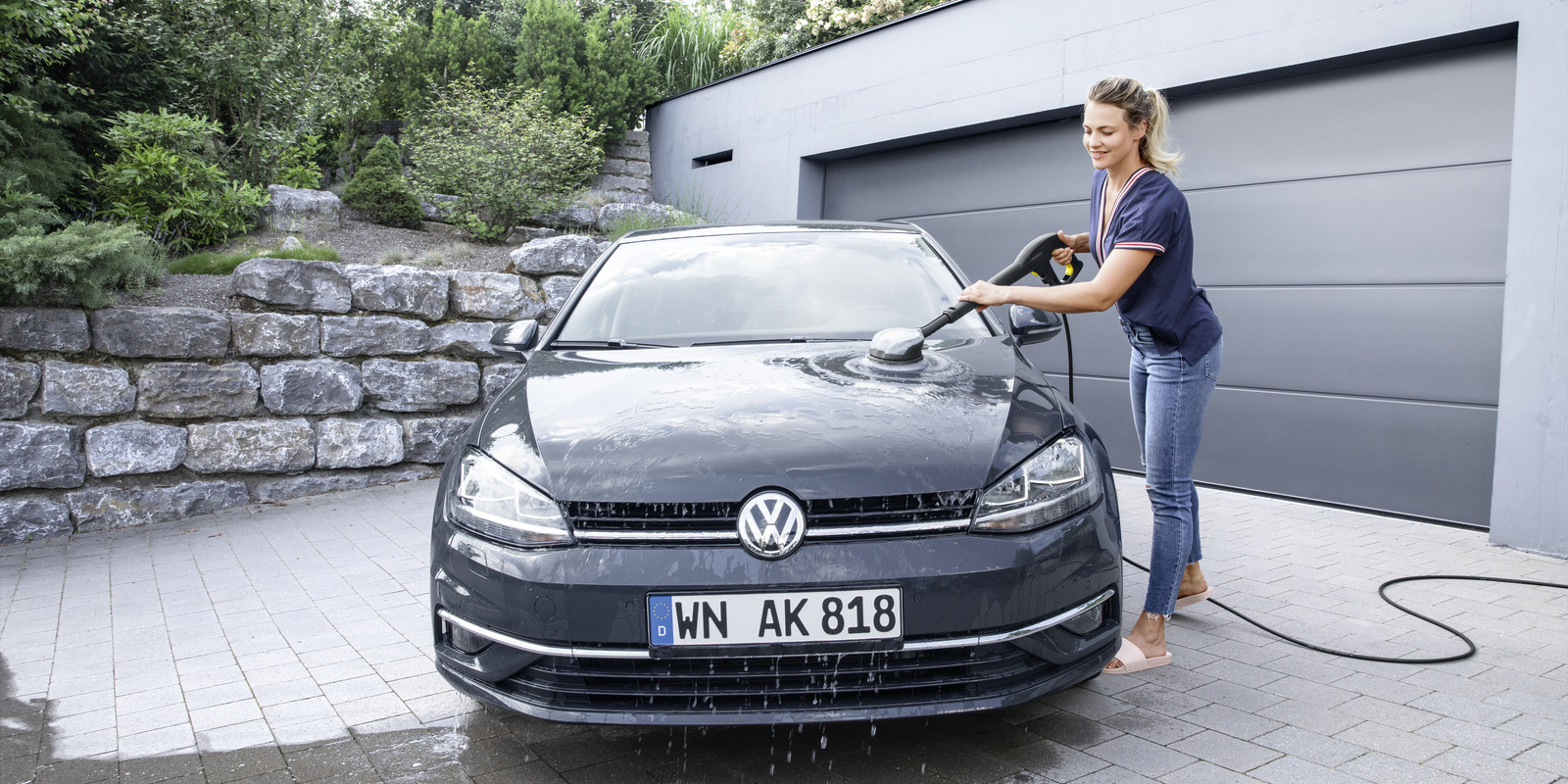 Pressure washer car cleaning