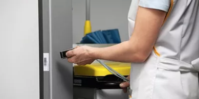 POR_QUE_LA_TECNOLOGIA_PUEDE_AYUDAR_EN_LA_LIMPIEZA_INDUSTRIAL_2