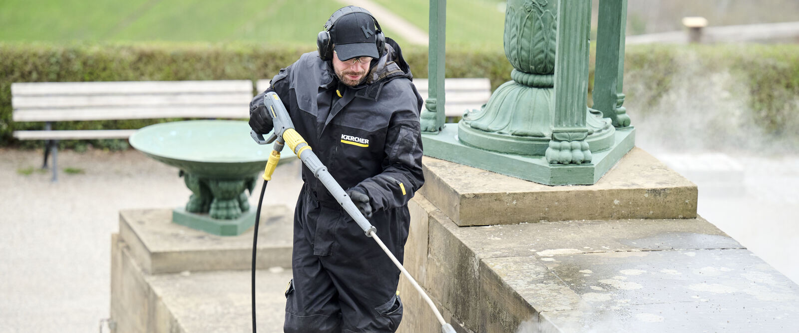 Der Kärcher-Experte beim Reinigen Der Kärcher-Experte beim Reinigen