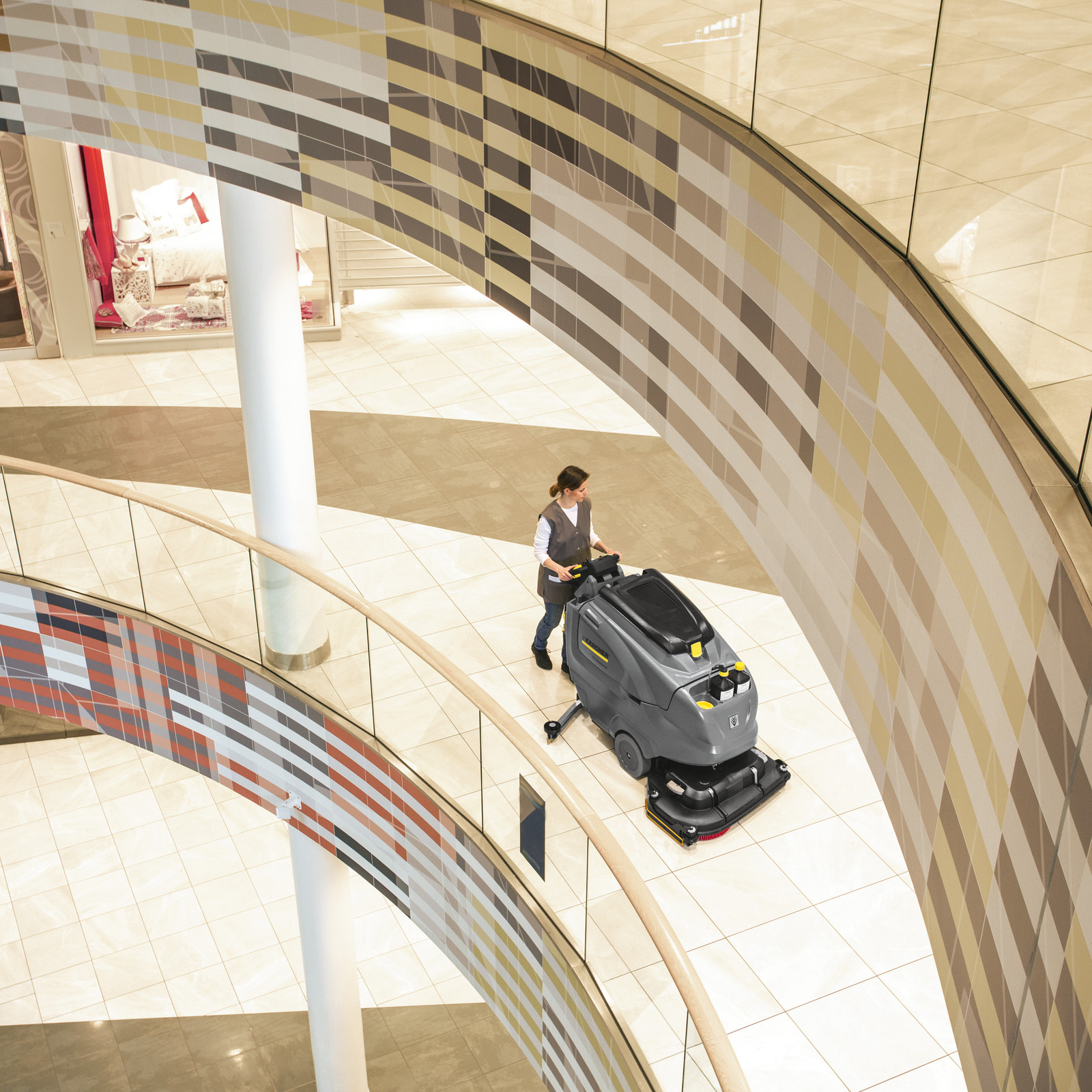 Kärcher and soniq have many years of technology and cleaning industry experience between them Kärcher and soniq have many years of technology and cleaning industry experience between them