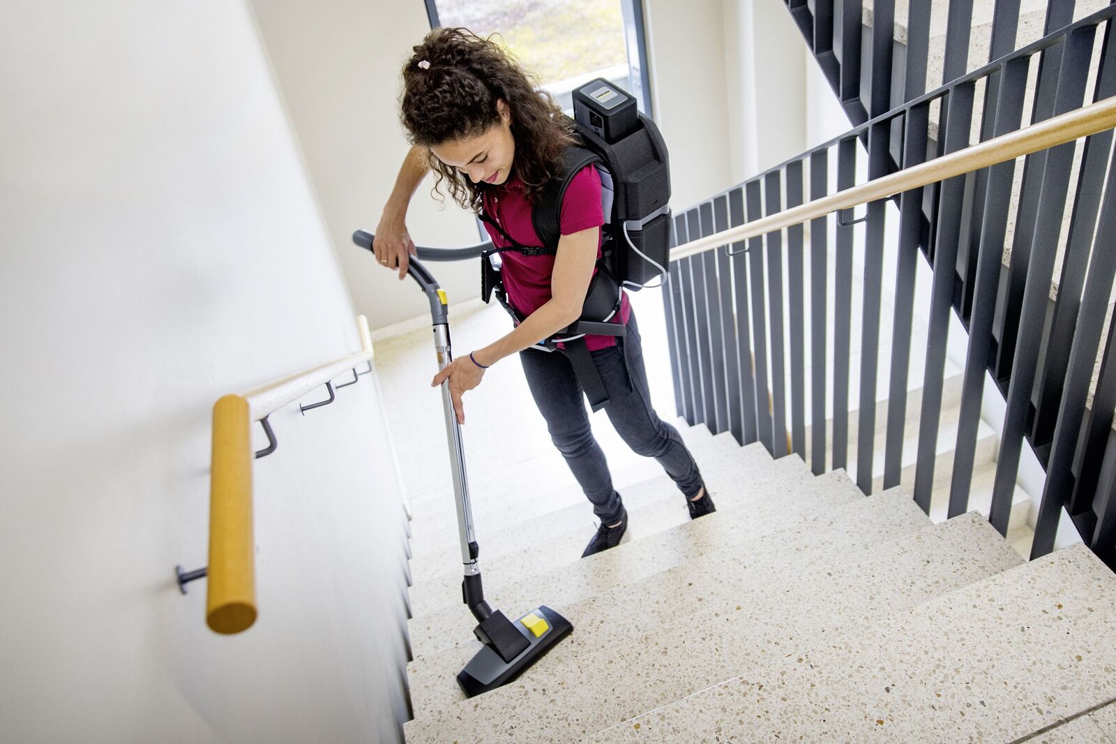 Removing loose dirt Removing loose dirt with Kärcher backpack vacuum
