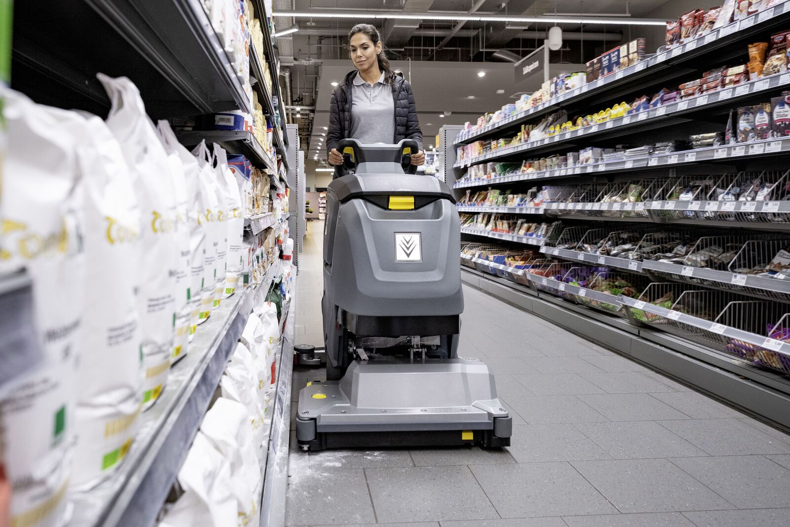 Wet cleaning with scrubber dryers Wet cleaning with Kärcher scrubber dryers