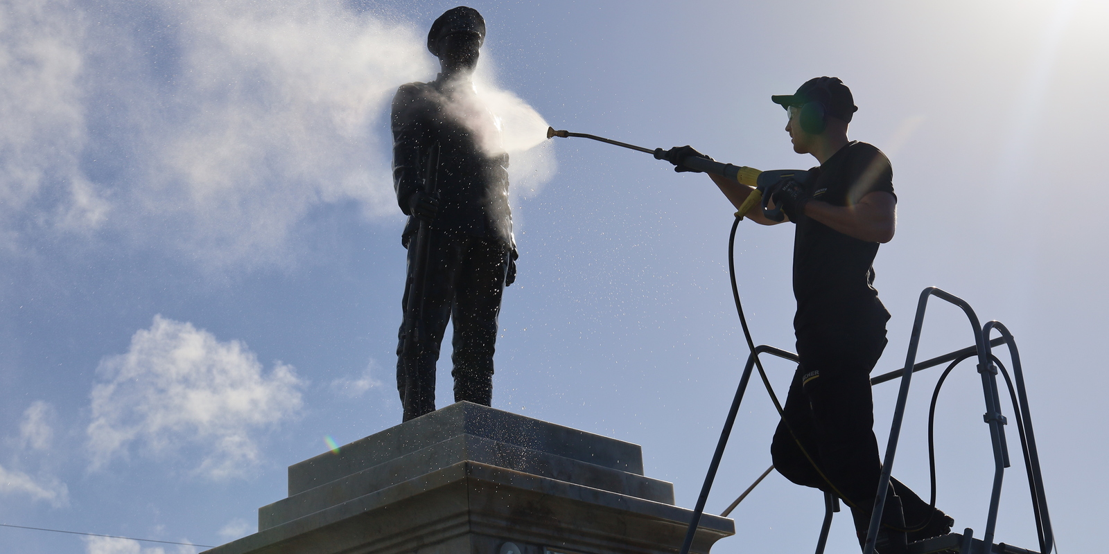 Kaercher_Reinigung_Cenotaph_St_Vincent_1
